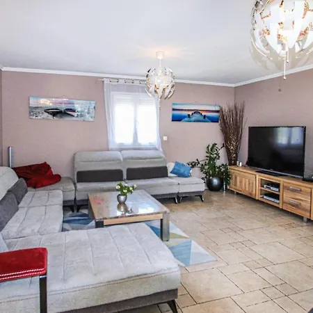 Cozy In Les Angles With Kitchen Holiday home *