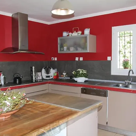 Holiday home Cozy In Les Angles With Kitchen
