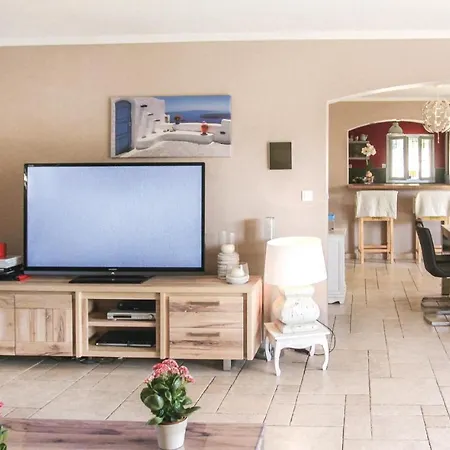 Cozy In Les Angles With Kitchen *